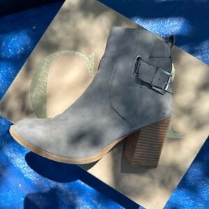 Women’s heeled booties